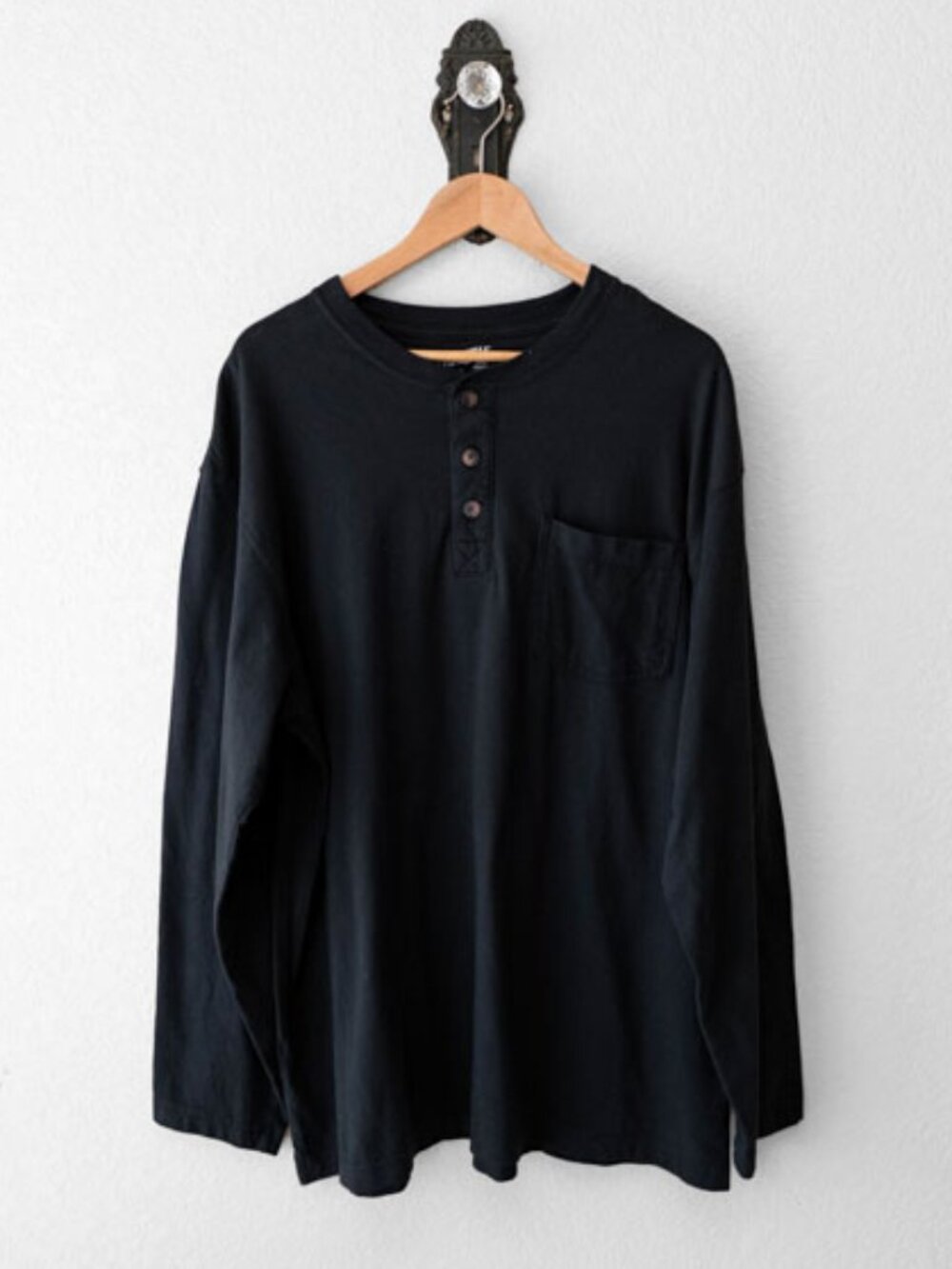Duluth Trading Black Henley Shirt Mens Large Longtail Relaxed Fit Long Sleeve